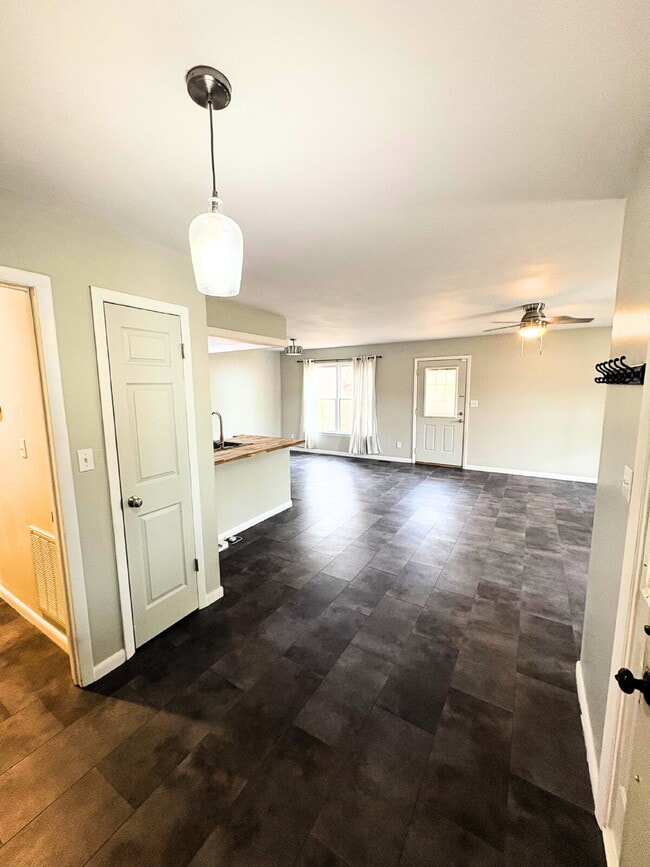 Photo - Open ranch home on a culdesac