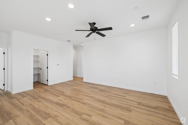 3BR, 2BA - 1,260SF - Living Room