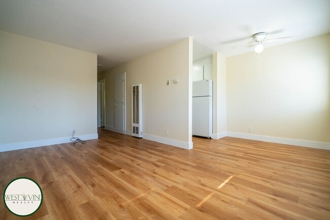 Building Photo - 3196 Pearl Ave Unit #12