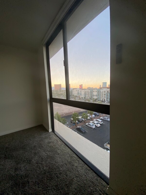 Photo - 3930 University Center Dr Unidad #60