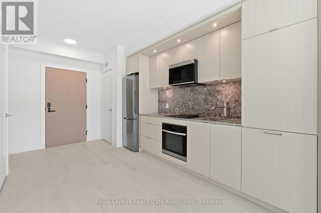 Photo - 25 Cordova Ave Unit 910