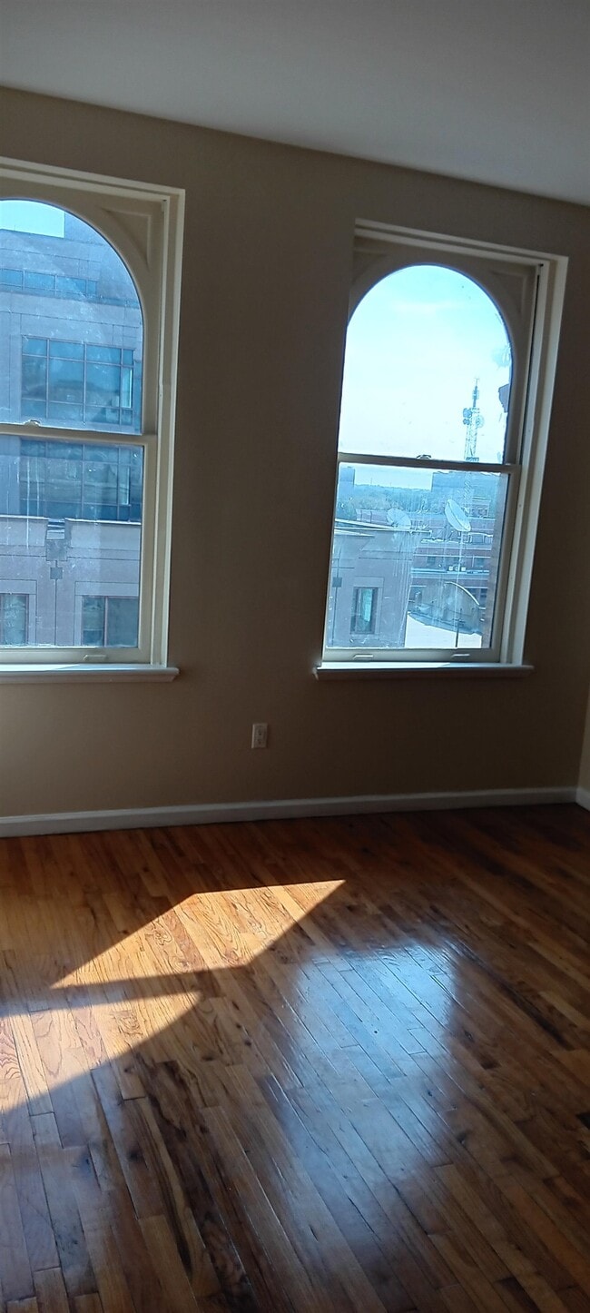 Photo - 143 E State St Unit 810