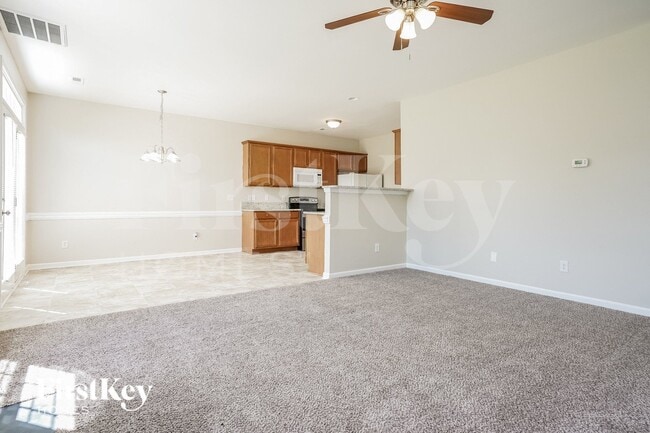 Photo - 705 Hawthorn Ridge Dr