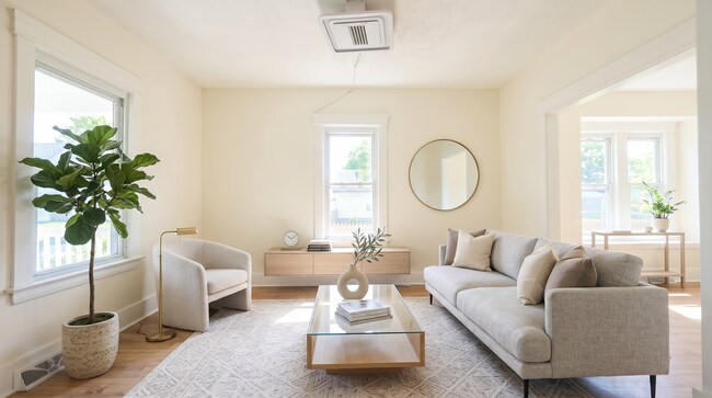Photo - 420 W 12th St