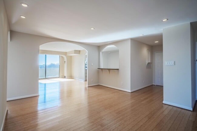 Photo - 1800 Old Meadow Rd Unit # 1712A