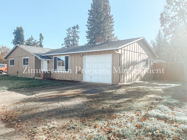 Building Photo - 1375 E Pennoyer Ave