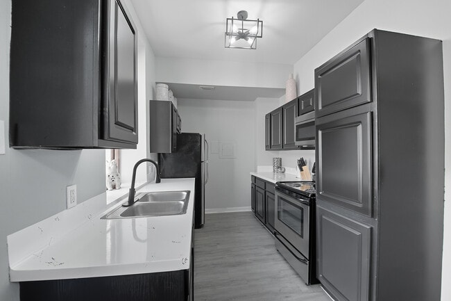 Park at Cedar Lawn Apartments Kitchen