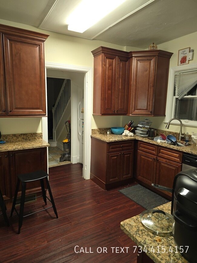 Photo - 707 S Division St Unit Giant House