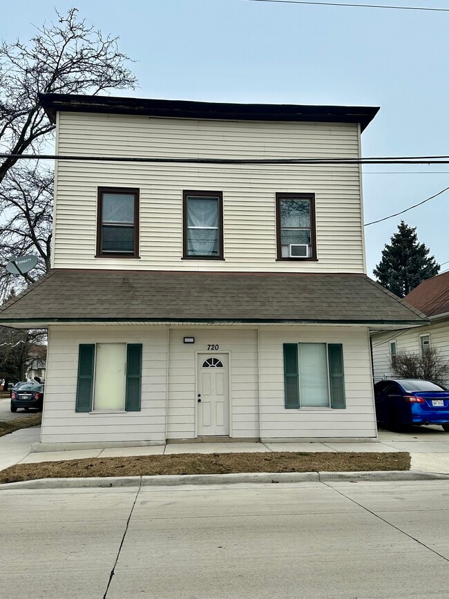 Photo - 720 Goold St Unidad Goold