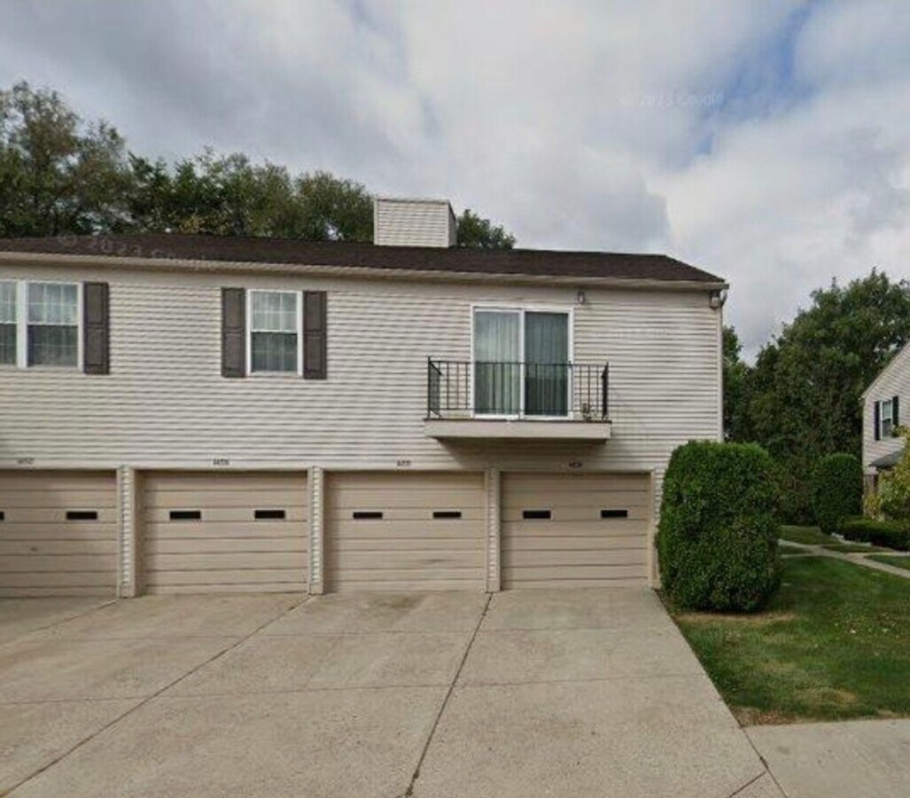 Charming 2 bedroom Clinton Twp Condo - Charming 2 bedroom Clinton Twp Condo