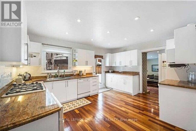 Photo - 1 Park Brook Pl