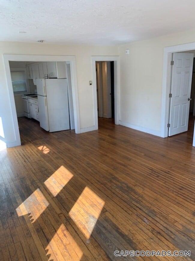 Photo - 1 Bodfish Ave Unit H