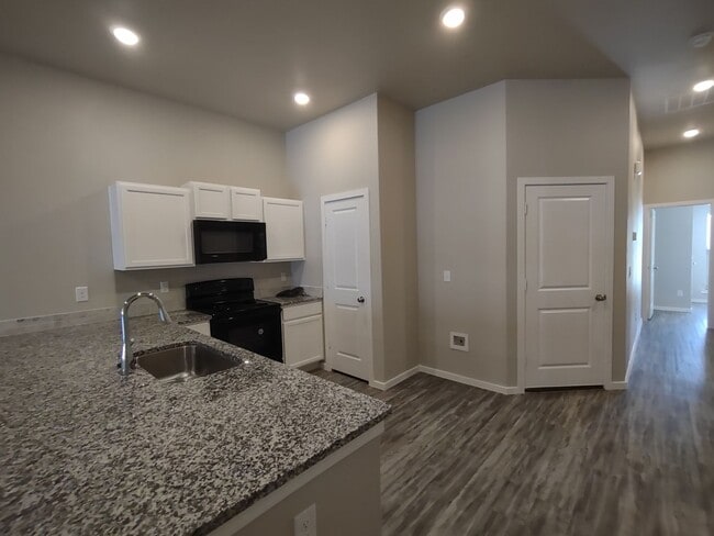 Photo - 2120 N Avenue J Unit B