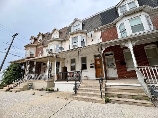 Photo - 627 N Hartley St Unit 1