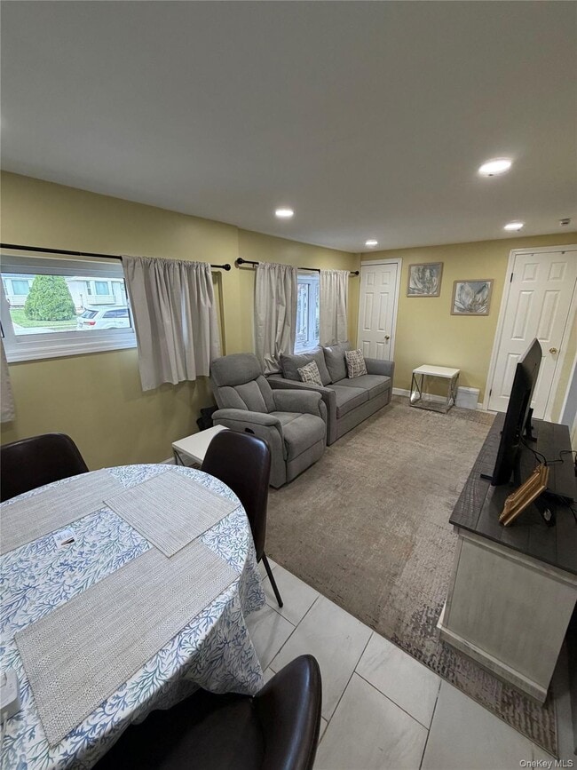 22 Sunburst Dr