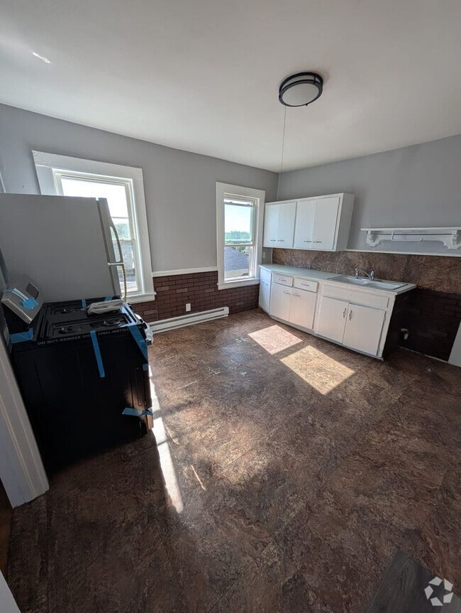 Building Photo - 14 Brook St Unit 14 Brook st #3 Rental