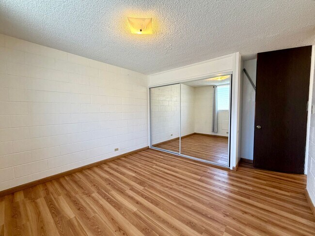 Photo - Salt Lake: 2 Bed, 1 Bath Apartment w/ 1 Parking Unit 307