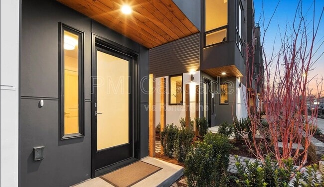 Photo - 9227B 16th Ave SW