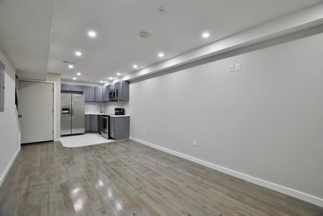 Building Photo - 2153 N 19th St Unit 4