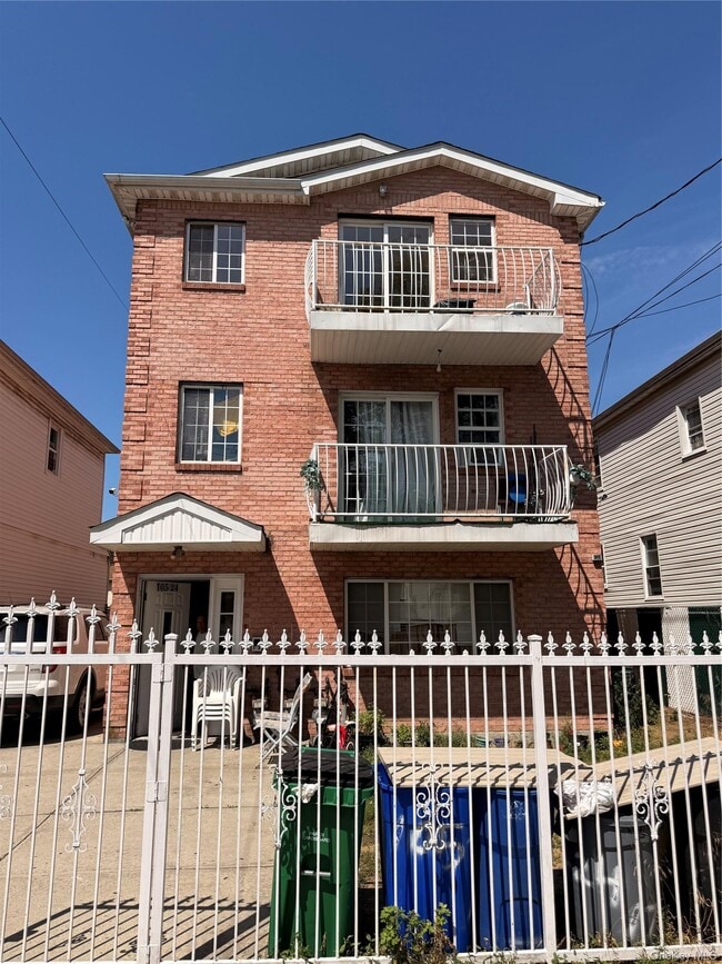 Building Photo - 105-27 170th St Unit 3