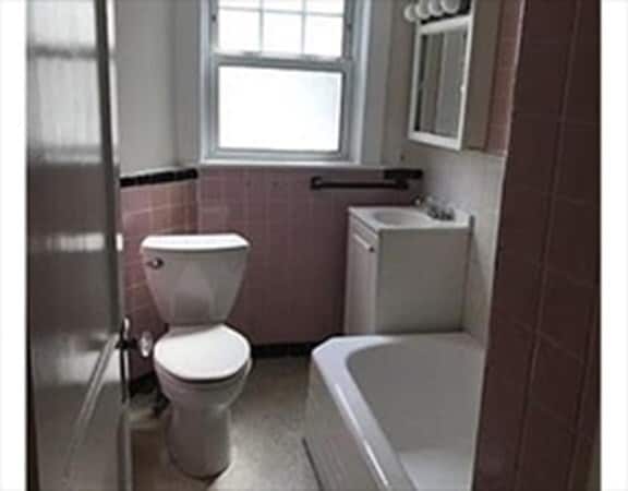 Building Photo - 163 Chilton St Unit 1 Rental