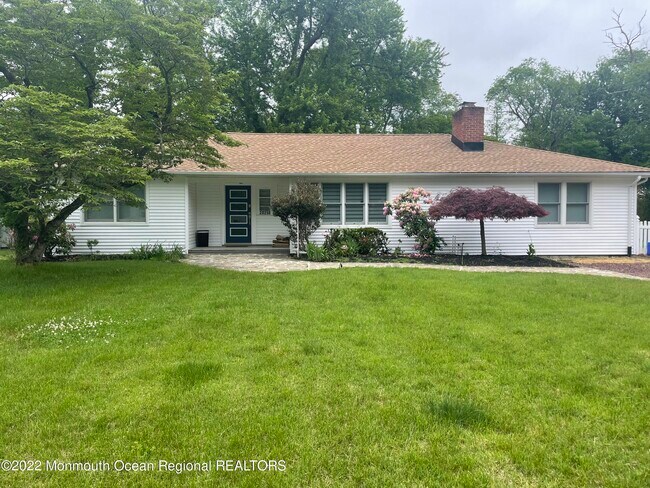Photo - 2025 Lesser Pkwy House