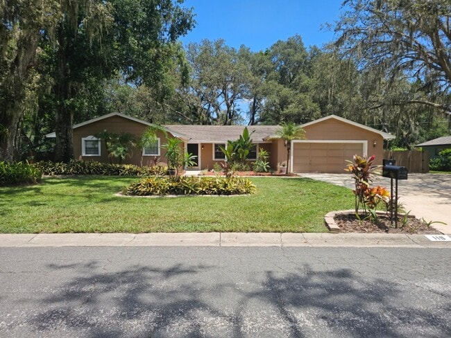Building Photo - 4 Bedroom Great Brandon Location Rental