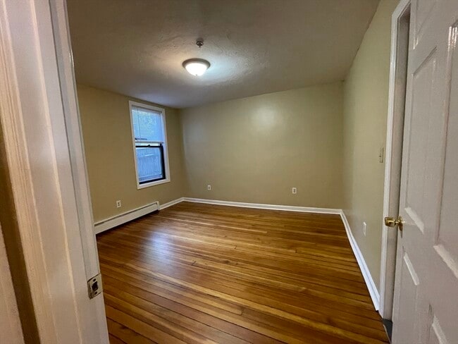 Photo - 290-292-292 Chestnut St Unit 1