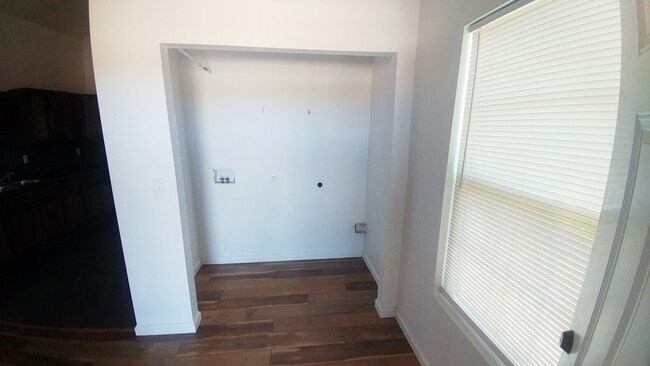 Photo - 2004 Family Ln.