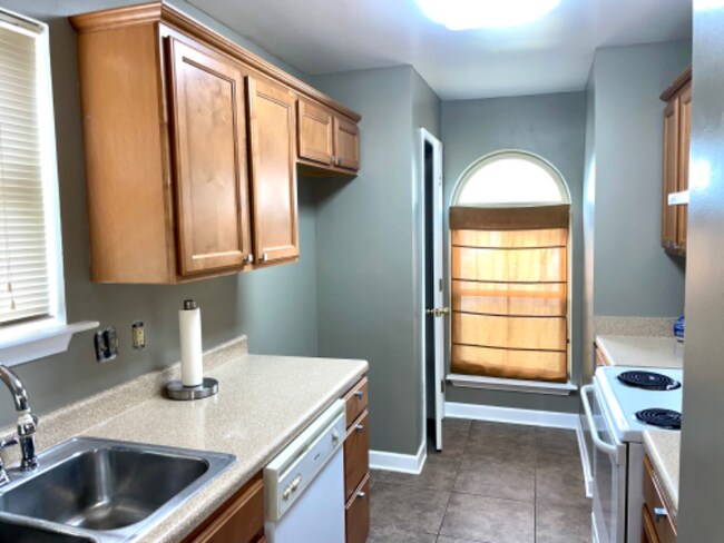Photo - 3561 Kings Dr Apartment