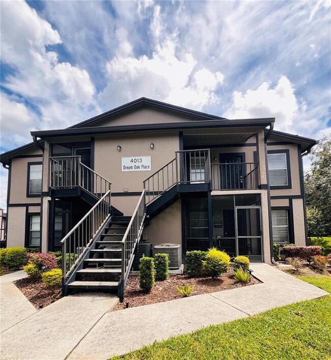 Building Photo - 4013 Dream Oak Pl Unit 201