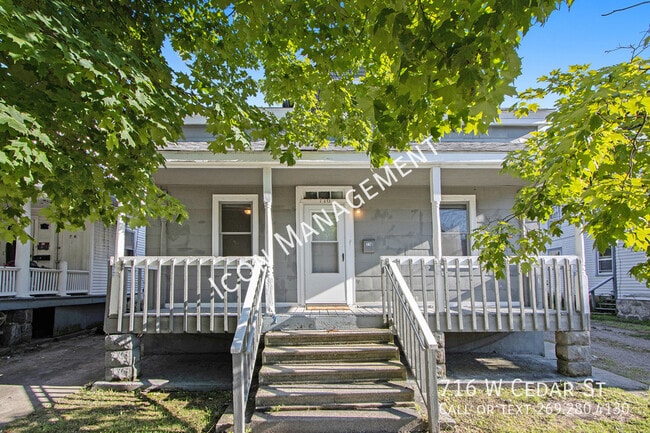 Photo - 716 W Cedar St