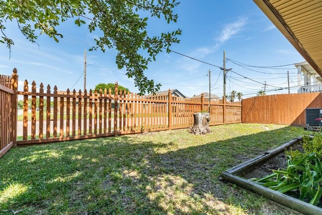 Photo - 803 Sealy Ave