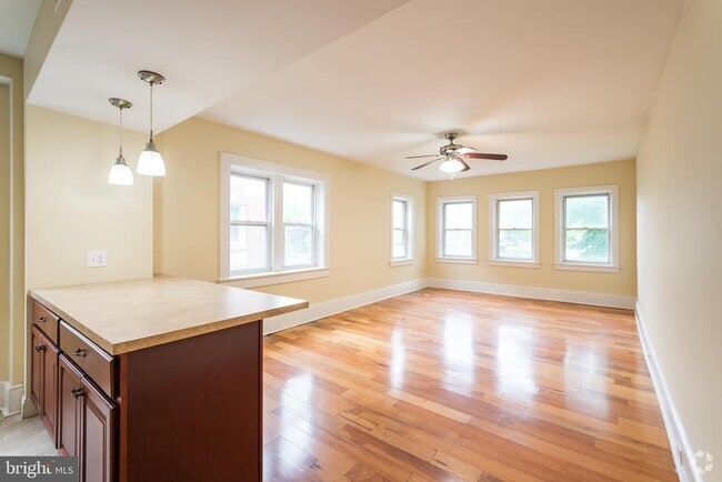 Building Photo - 2248 Bryn Mawr Ave Rental