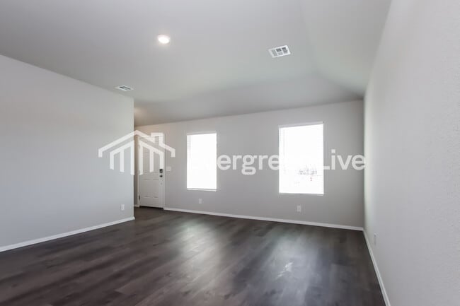 Photo - 2107 S Lakin Ln