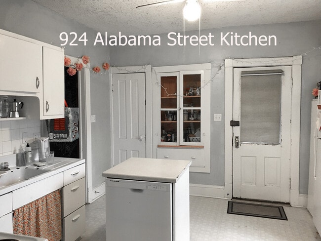 Photo - 924 Alabama St