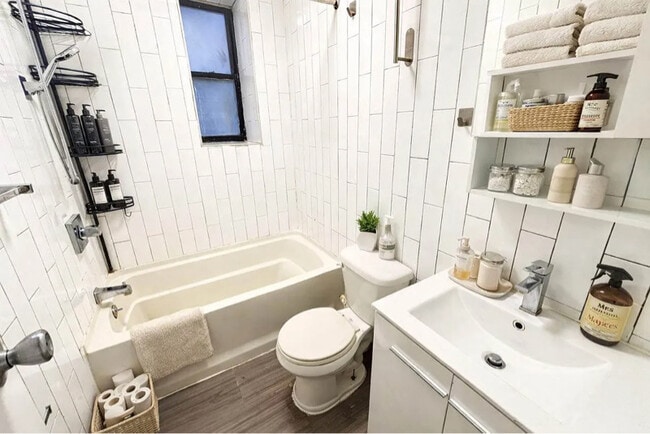 Photo - 480 Concord Ave Unidad 2