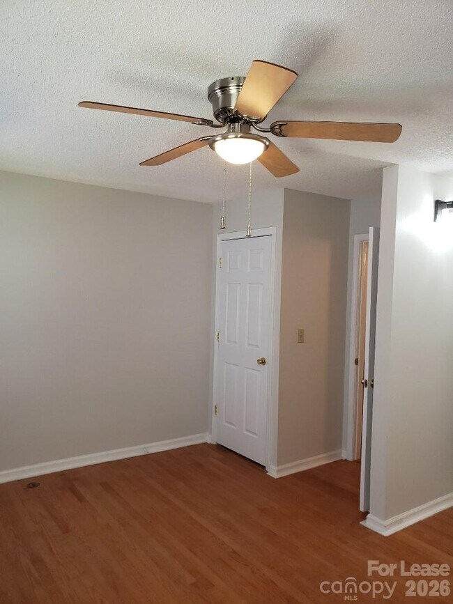 Photo - 2830 Hosta Dr