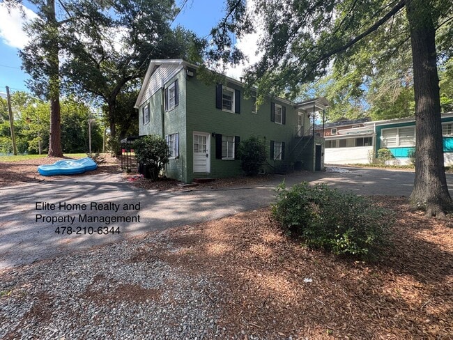 Photo - 290 Clisby Pl