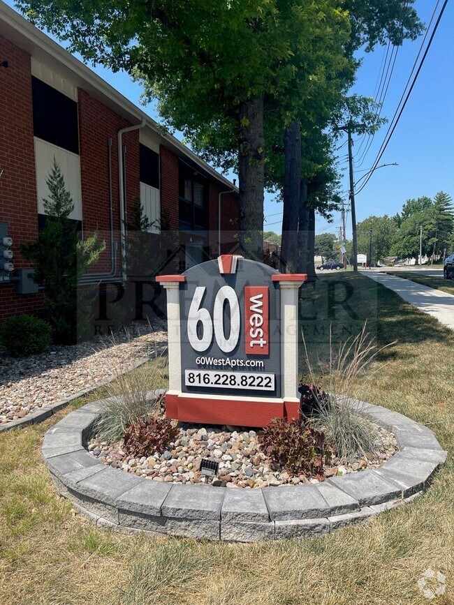 Building Photo - Updated 1 bed / 1 bath apartment - 60 West... Unit 60W-6053