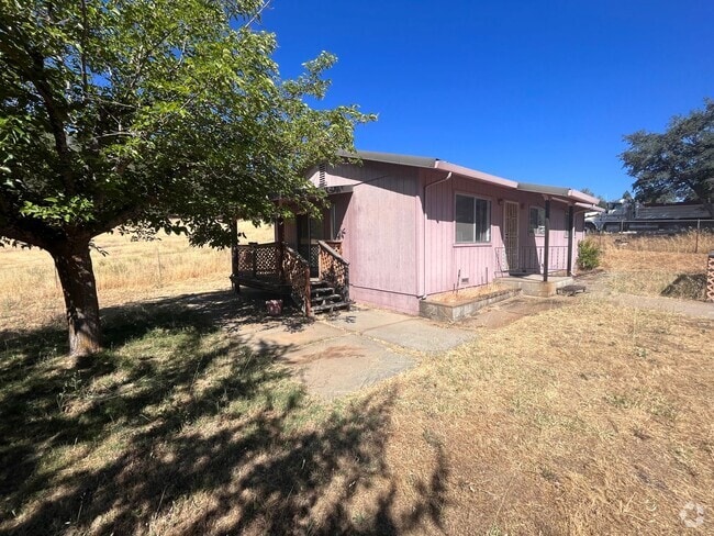 Building Photo - Great for the Coulterville commuter Rental