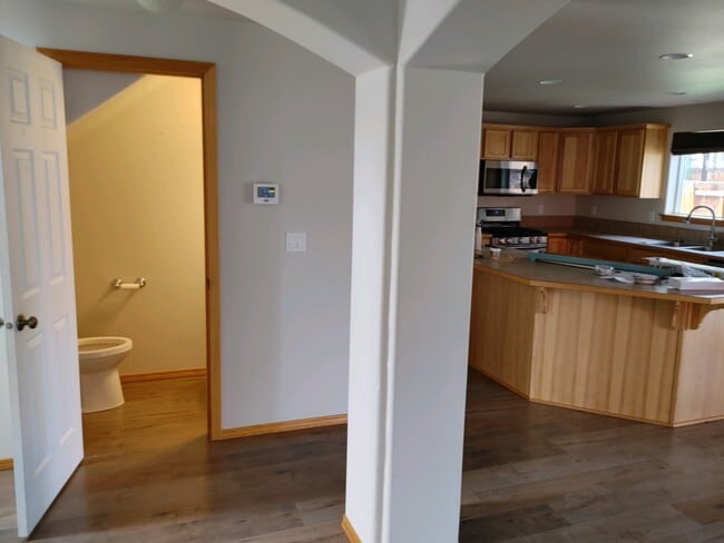 Photo - 2055 NW Kingwood Ave