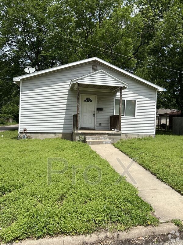 Building Photo - 205 E Kansas St Rental