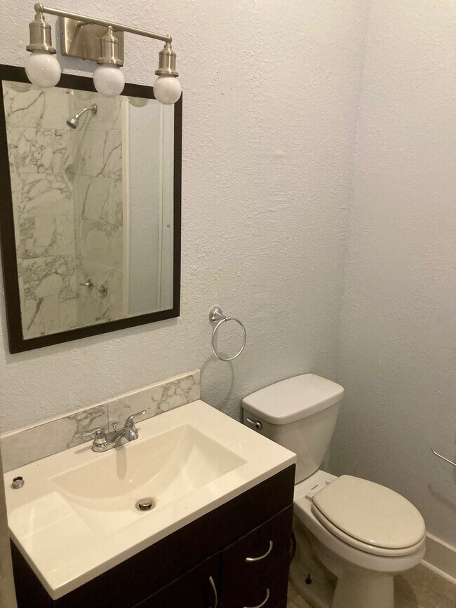 Photo - 3523 Avenue L Unidad Front