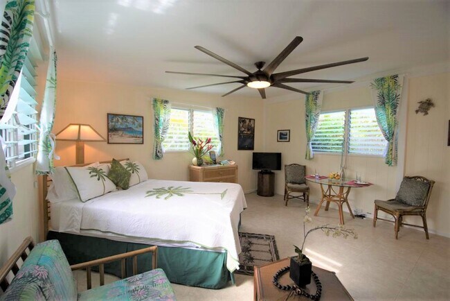 Tradewinds and Oversized Fan keep it cool - 291 Awakea Rd Unit A