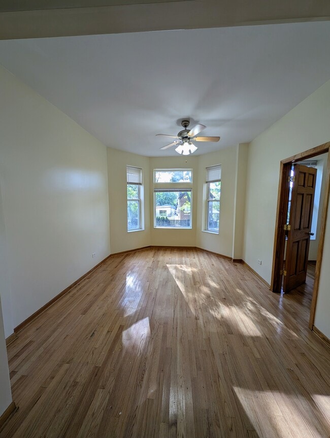 Photo - 2041 N Keeler Ave Unit 2