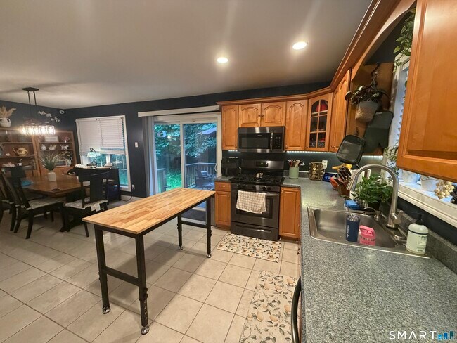 Photo - 232 Scott St