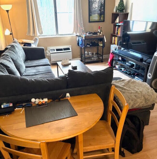 Photo - 1339 N Dearborn St Unit 5G