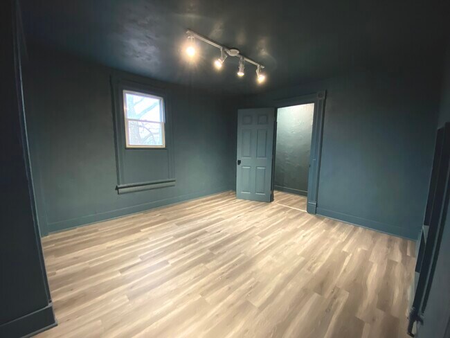 2200 Richmond Ave Unit Upstairs N