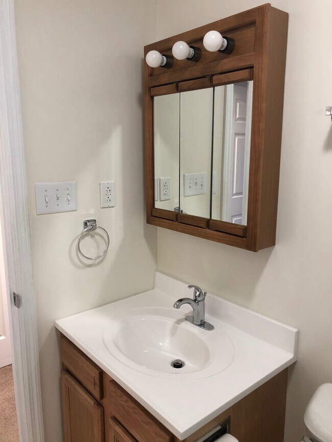 Photo - 101 Colonial Oaks Dr